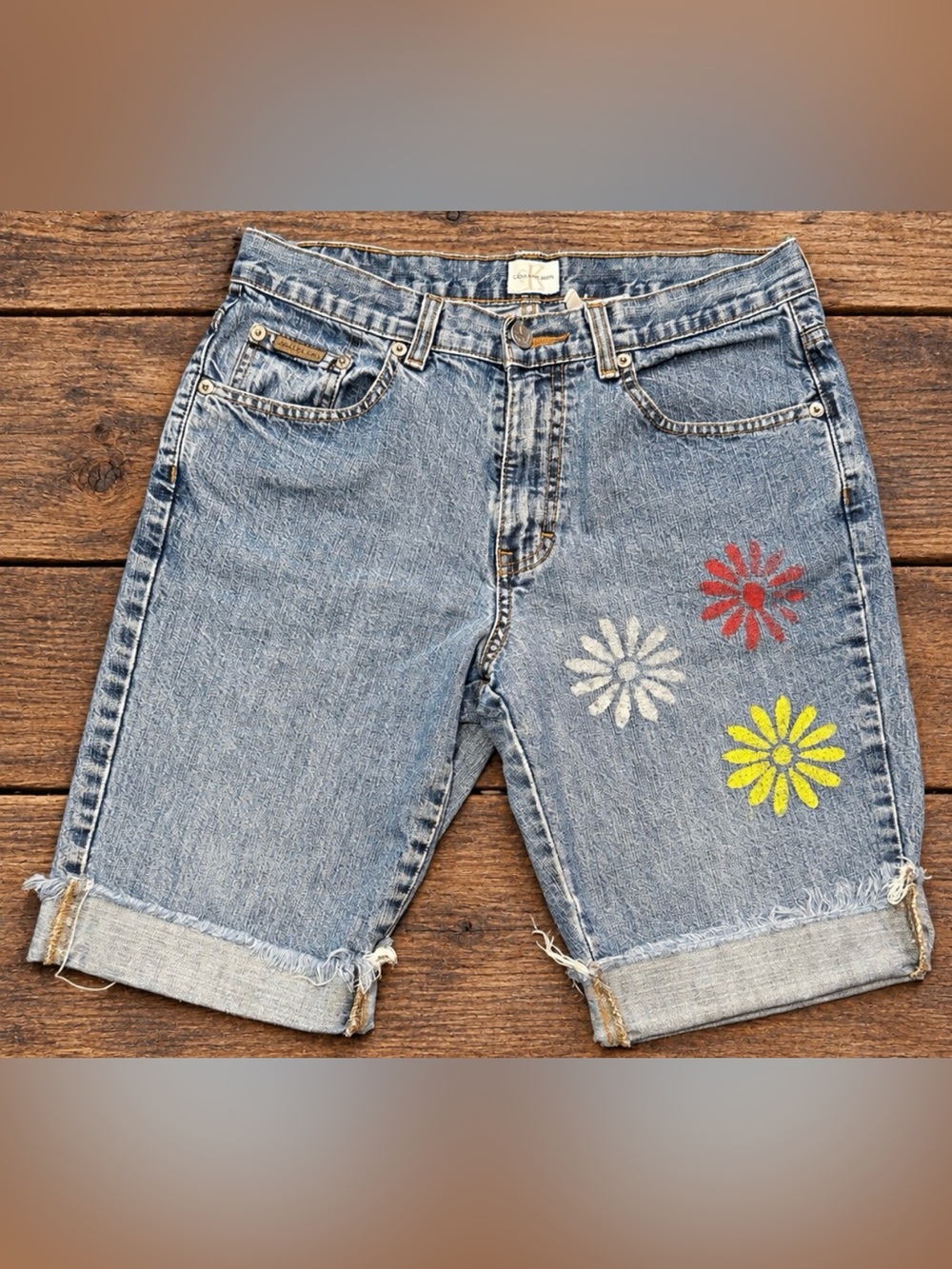 Calvin Klein Jeans Women’s Size 6 Cutoff Denim Shorts Floral